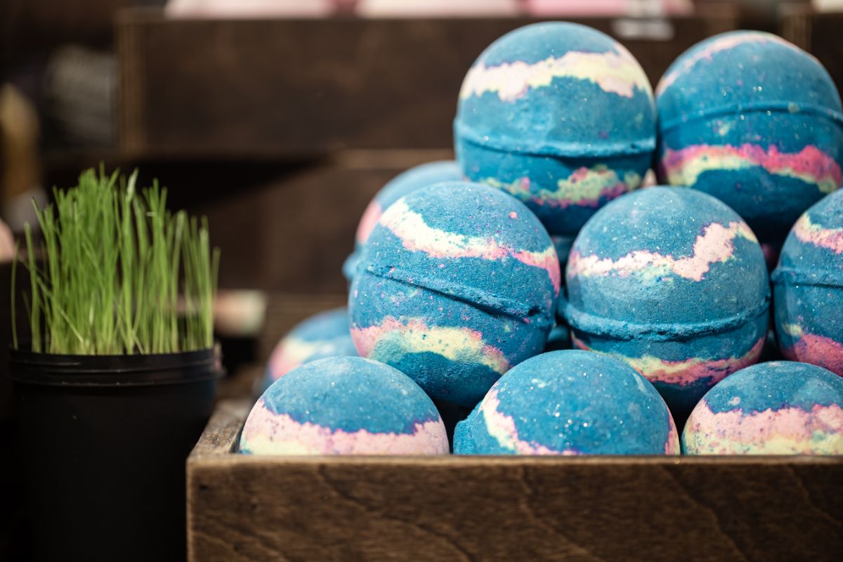 How To Make A Bath Bomb At Home